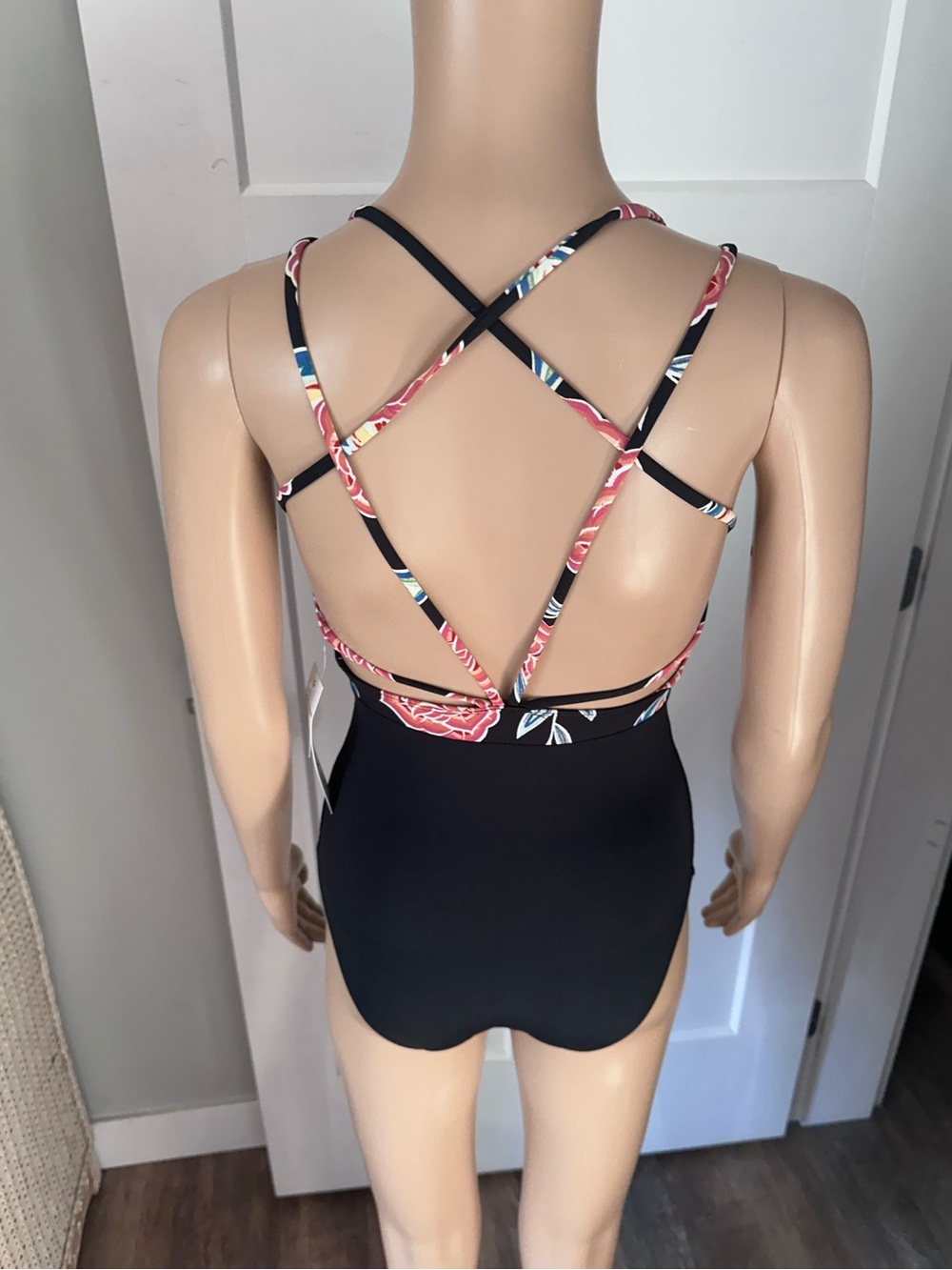 Roxy Swimsuit - Picture 4 of 6